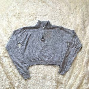 Brandy Melville Cropped Pullover Sweater